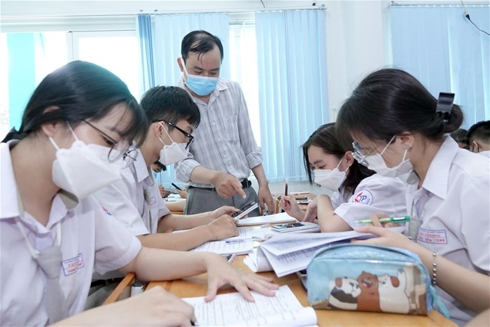 bi-quyet-luyen-thi-toan-dai-hoc-tu-thu-khoa-goc-nhin-danh-cho-si-tu-mat-goc-truyenfullcv-com-23-1