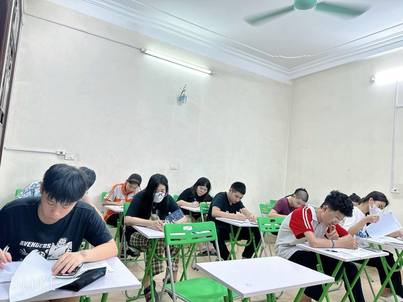 bi-quyet-on-thi-toan-thpt-chinh-phuc-diem-cao-trong-30-ngay-cho-nguoi-mat-goc-truyenfullcv-com-23-1