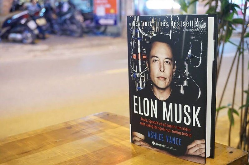 elon-musk-hanh-trinh-tu-tesla-spacex-den-khat-vong-dinh-hinh-tuong-lai-truyenfullcv-com-4-1